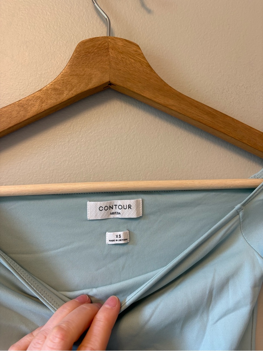 Aritzia Contour Off the Shoulder Long Sleeve Top XS - Picture 4 of 5